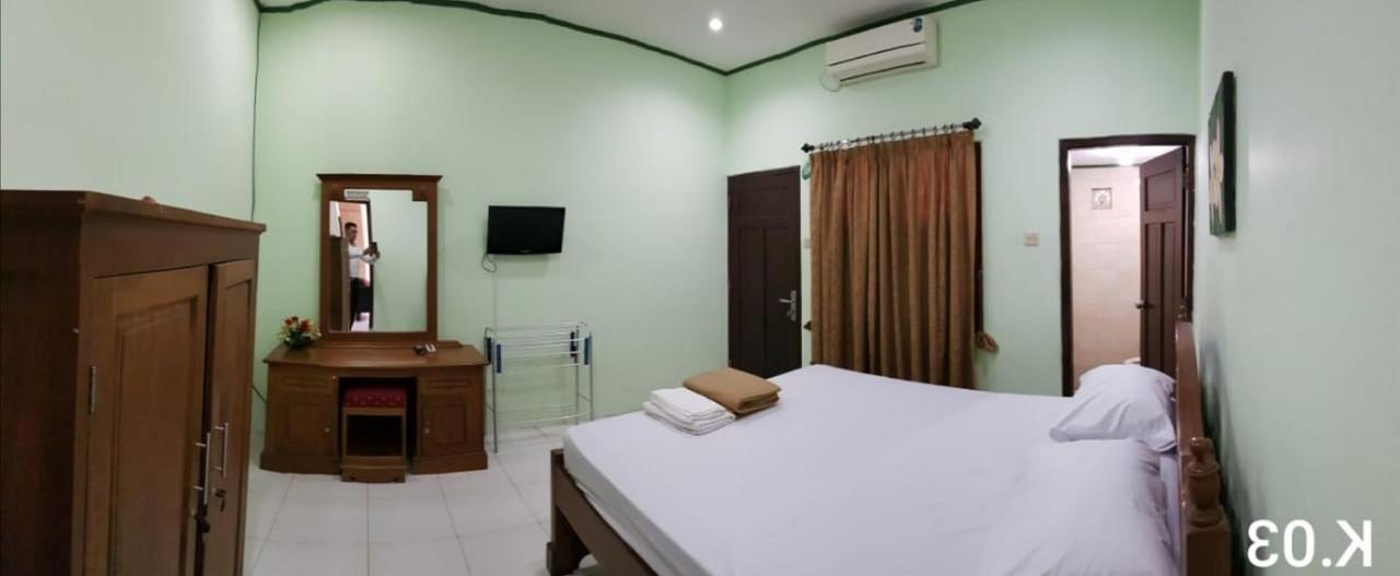 Embe Pitoe Syariah Gejayan Mitra Reddoorz Guest house
