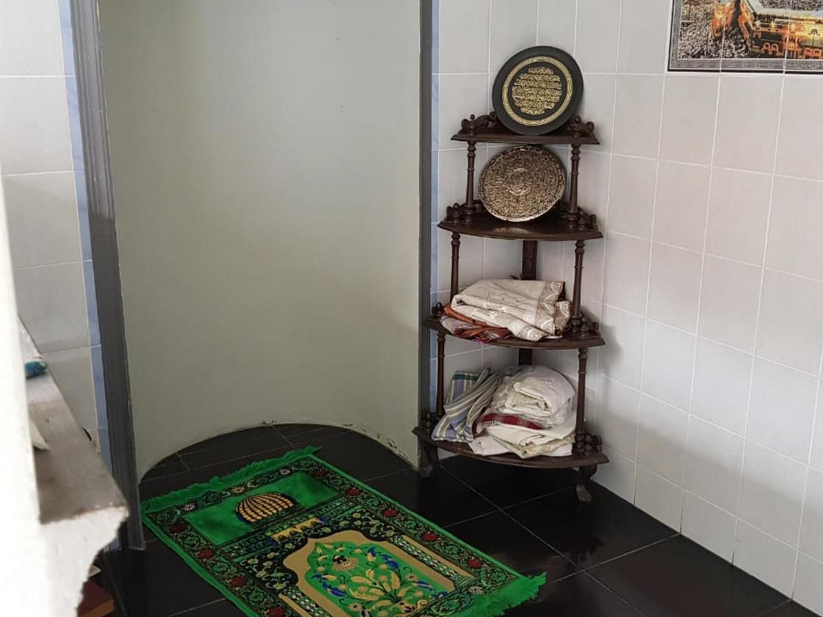 Embe Pitoe Syariah Gejayan Mitra Reddoorz Guest house Yogyakarta
