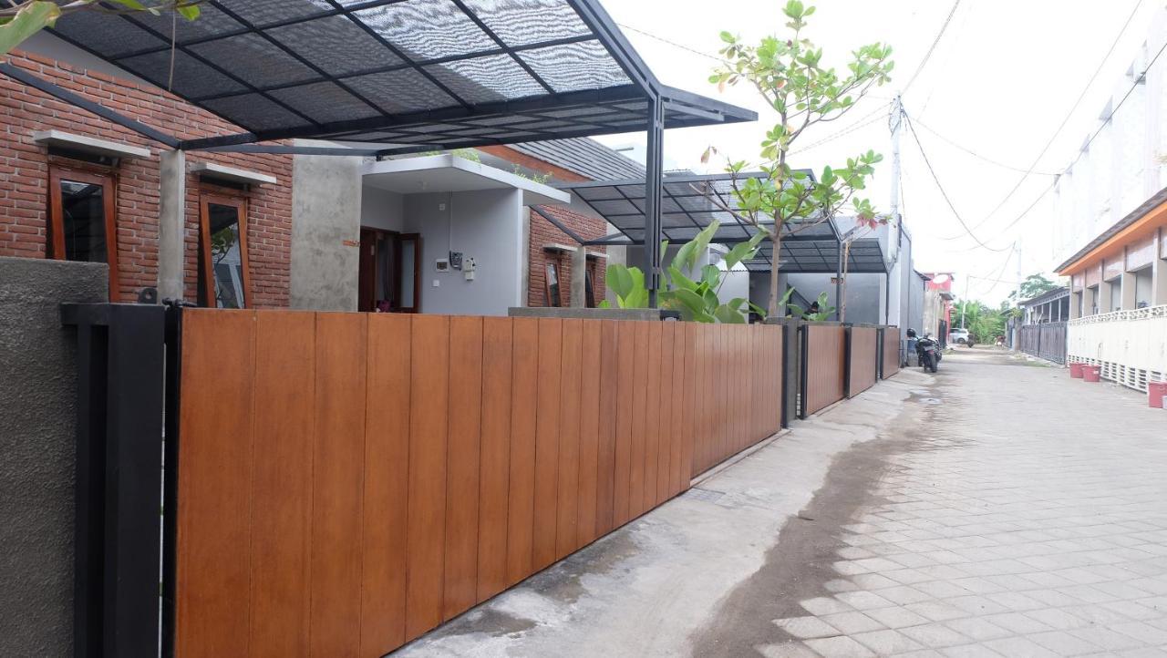 Embe Pitoe Syariah Gejayan Mitra Reddoorz Guest house