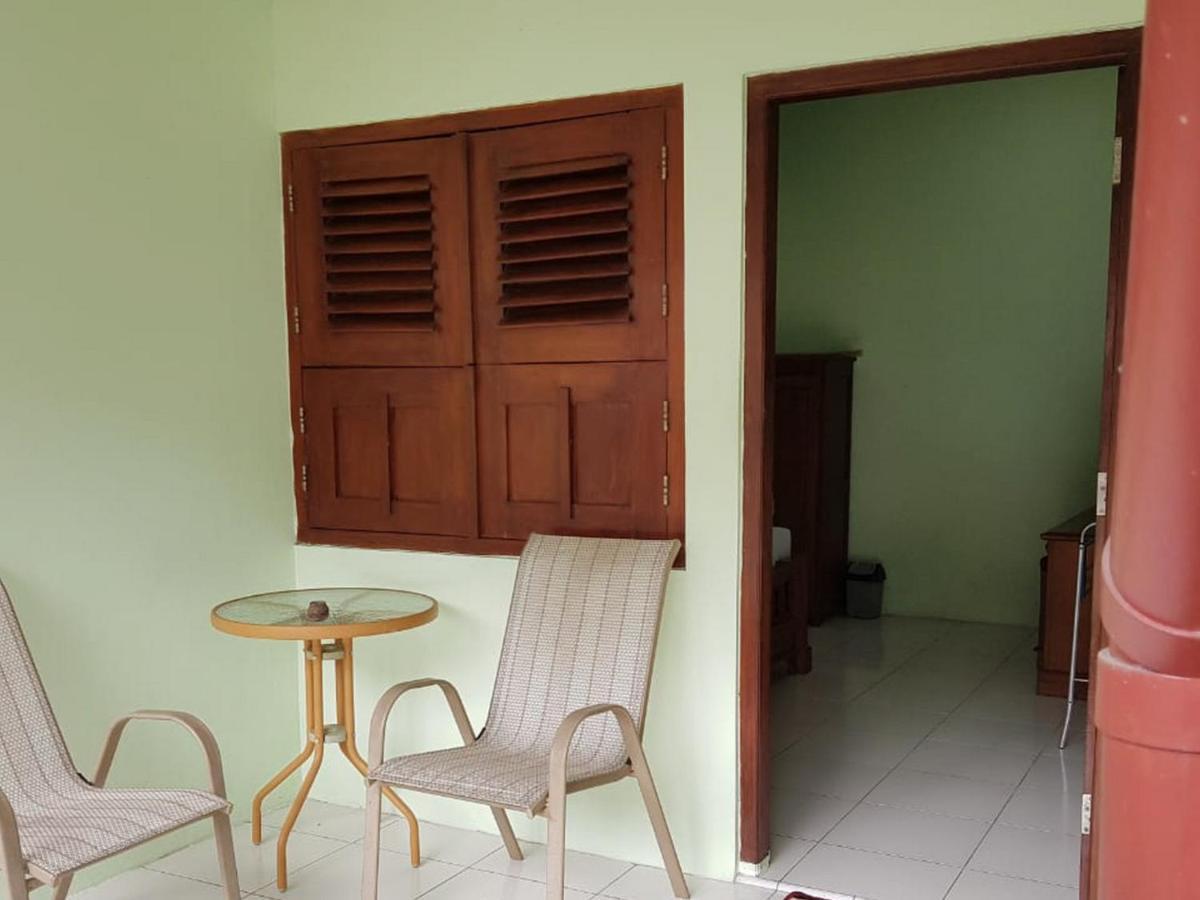 Embe Pitoe Syariah Gejayan Mitra Reddoorz 2*