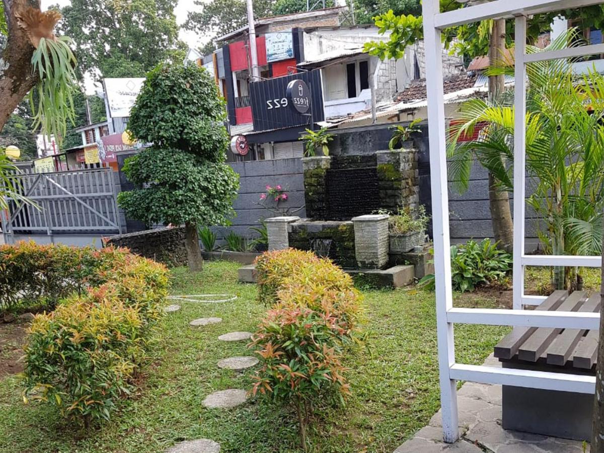 Guest house Embe Pitoe Syariah Gejayan Mitra Reddoorz Yogyakarta