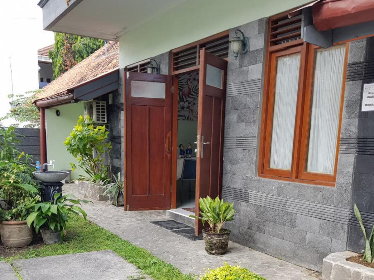 Guest house Embe Pitoe Syariah Gejayan Mitra Reddoorz