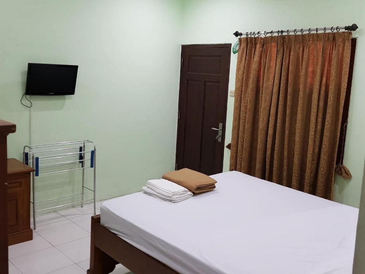 Guest house Embe Pitoe Syariah Gejayan Mitra Reddoorz 2*