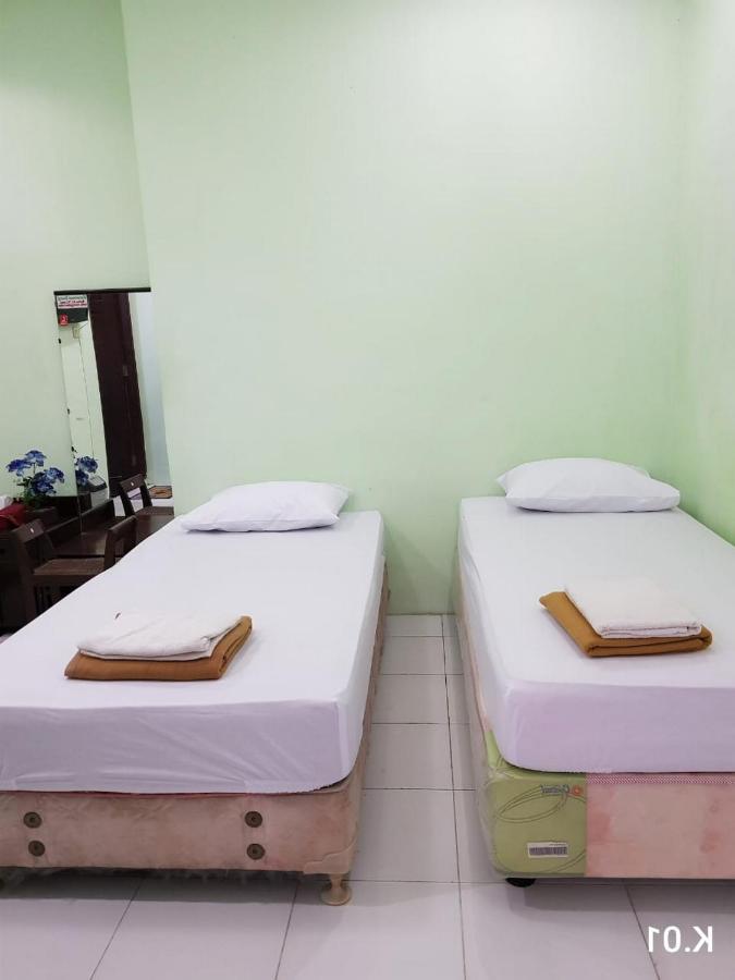 Embe Pitoe Syariah Gejayan Mitra Reddoorz 2* Yogyakarta